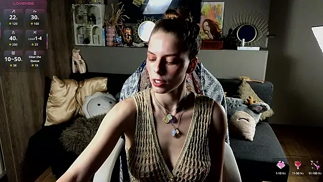 Snapshot of AyreenMoore chatting on 23, 9, 2025 AyreenMoore online show from 23, 9, 2025