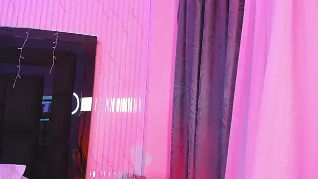 ailynBlaze online show from 5, 4, 2026