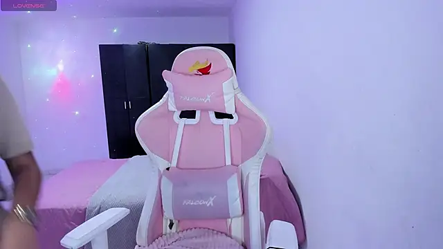 Tinylottie online show from 4, 3, 2026