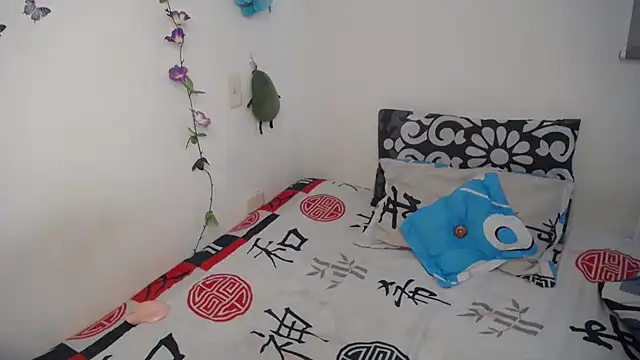 Julieta Hass online show from 14, 11, 2025