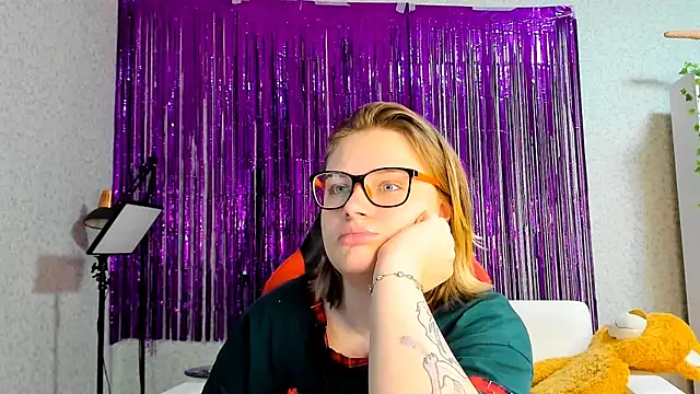 Seductive She Wolf online show from 15, 3, 2025