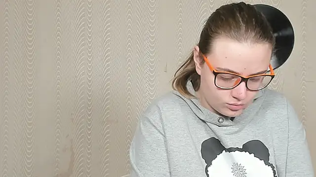 Seductive She Wolf online show from 5, 2, 2026