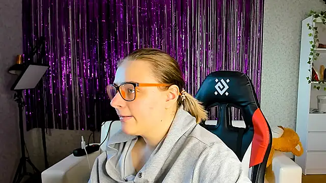 Seductive She Wolf online show from 17, 3, 2025