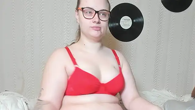 Seductive She Wolf online show from 4, 2, 2026