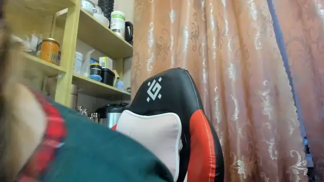 Seductive She Wolf online show from 13, 4, 2026