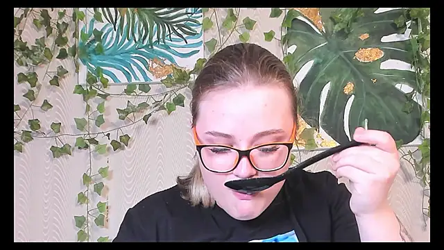 Seductive She Wolf online show from 27, 9, 2025