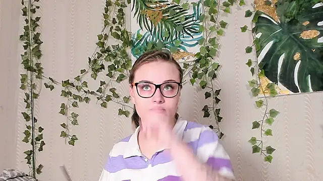 Seductive She Wolf online show from 6, 11, 2025