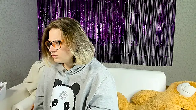 Seductive She Wolf online show from 2, 3, 2025