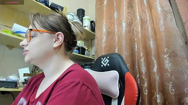 Seductive She Wolf online show from 9, 4, 2026