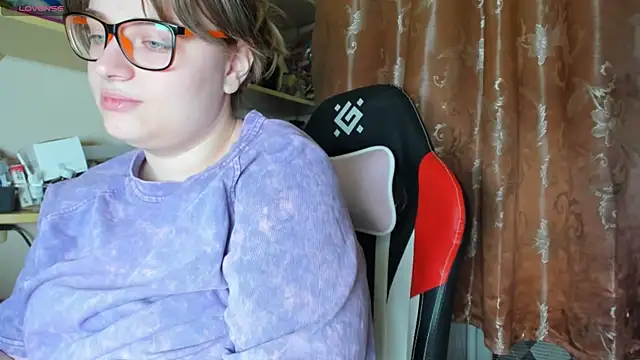 Seductive She Wolf online show from 2, 4, 2026