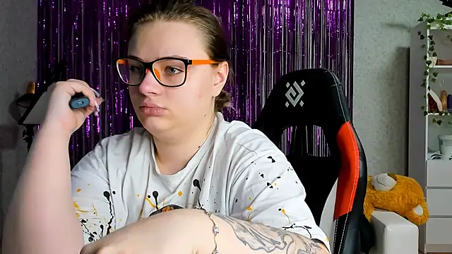 Seductive She Wolf online show from 18, 3, 2025