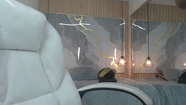 dannacoleman  online show from 20, 10, 2025