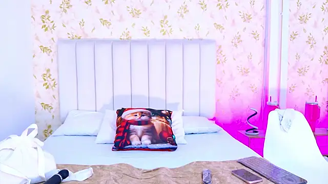 Mia-Monroe online show from 21, 11, 2025