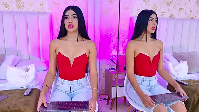 Mia-Monroe online show from 5, 11, 2025