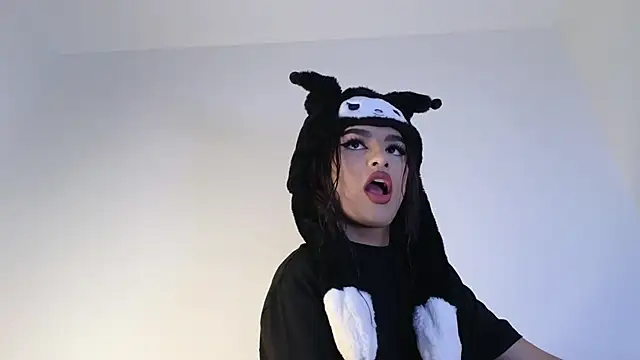 Sophia Cambpell online show from 2, 12, 2025