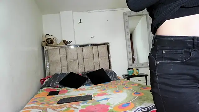 alanaanddaphne online show from 10, 11, 2025