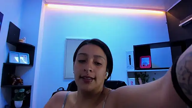 Snapshot of Sarah_Hornny chatting on 7, 6, 2026 Sarah Hornny online show from 7, 6, 2026