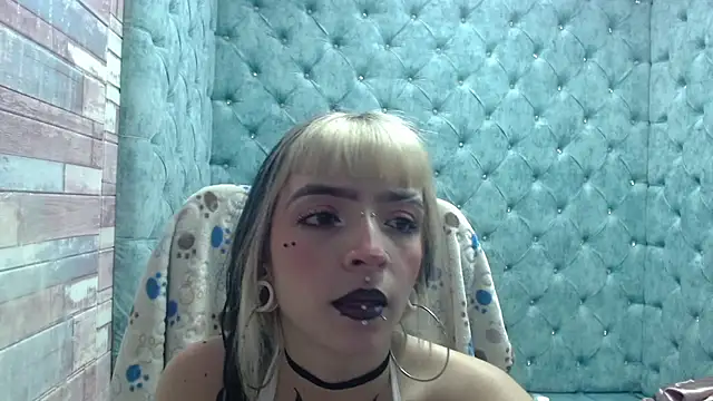 Samantha Smiith online show from 6, 11, 2025