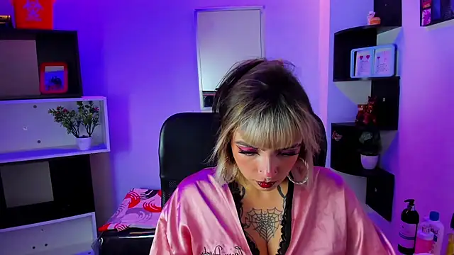 Samantha Smiith online show from 9, 7, 2026