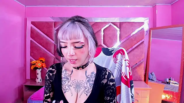 Samantha Smiith online show from 19, 4, 2026