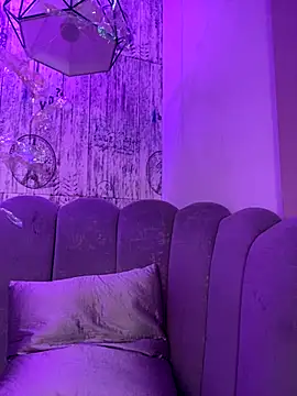 AbyThompson online show from 11, 11, 2025