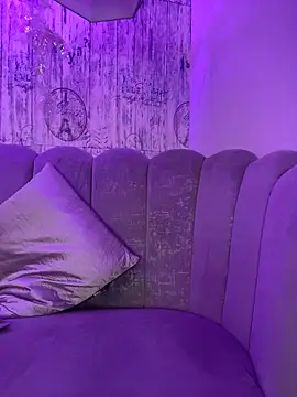 AbyThompson online show from 18, 11, 2025