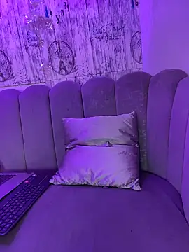 AbyThompson online show from 17, 11, 2025