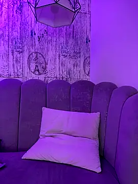 AbyThompson online show from 27, 10, 2025