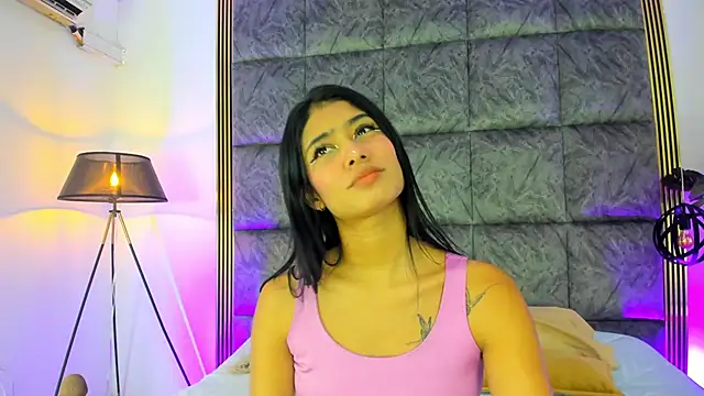 LaurenRodriiguez online show from 11, 11, 2025