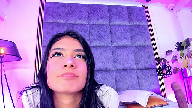 LaurenRodriiguez online show from 24, 10, 2025