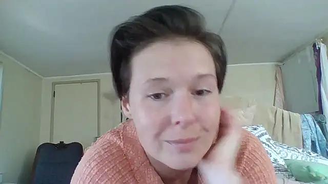 Snapshot of KatieBARBiE98 chatting on 9, 9, 2025 KatieBARBiE98 online show from 9, 9, 2025