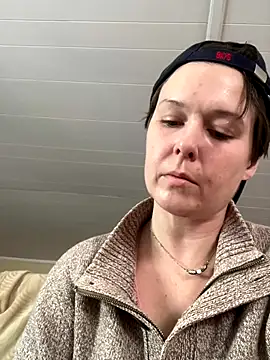 Snapshot of KatieBARBiE98 chatting on 14, 12, 2025 KatieBARBiE98 online show from 14, 12, 2025