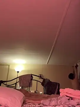 Snapshot of KatieBARBiE98 chatting on 19, 11, 2025 KatieBARBiE98 online show from 19, 11, 2025