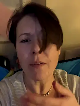 Snapshot of KatieBARBiE98 chatting on 13, 12, 2025 KatieBARBiE98 online show from 13, 12, 2025