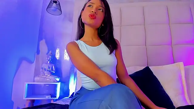 Snapshot of andymiller_ chatting on 13, 11, 2025 andymiller online show from 13, 11, 2025