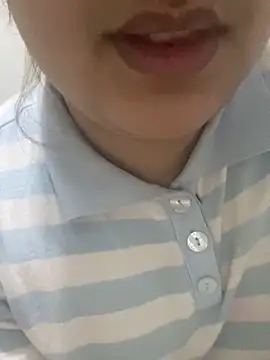 yassminsexy22 online show from 1, 3, 2026