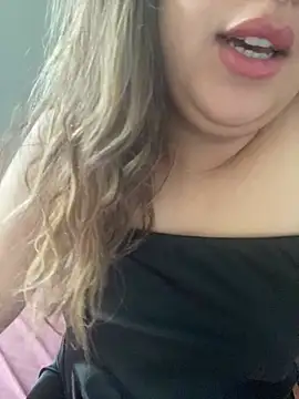 yassminsexy22 online show from 17, 6, 2026
