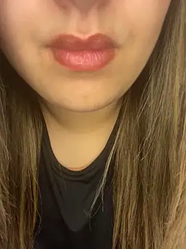 yassminsexy22 online show from 14, 2, 2026