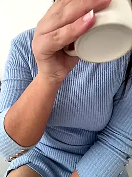 yassminsexy22 online show from 9, 11, 2025