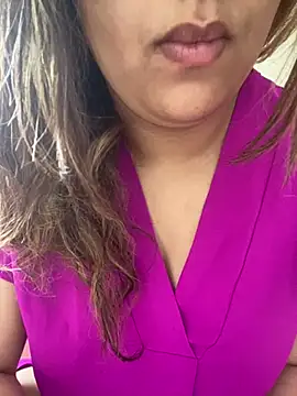 yassminsexy22 online show from 3, 6, 2026