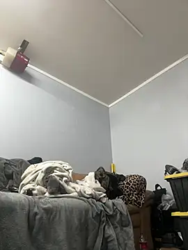 UtopianMisfit1 online show from 8, 4, 2026