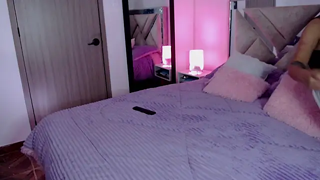 SophiaJoliebm online show from 7, 2, 2026