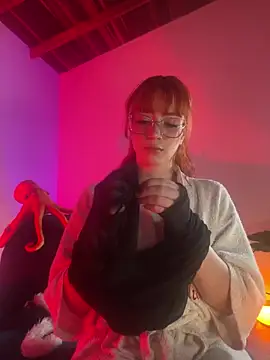 sweeet peach online show from 13, 4, 2026