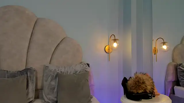 sweeet peach online show from 26, 2, 2025