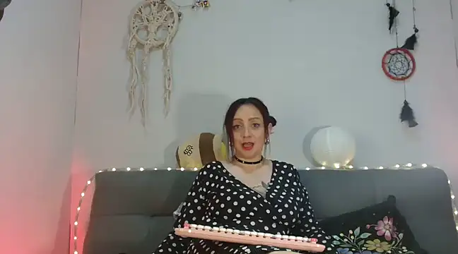 catalinamommyx online show from 20, 2, 2025