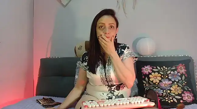catalinamommyx online show from 13, 2, 2025