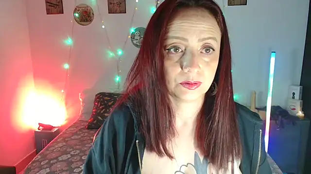 catalinamommyx online show from 22, 10, 2025