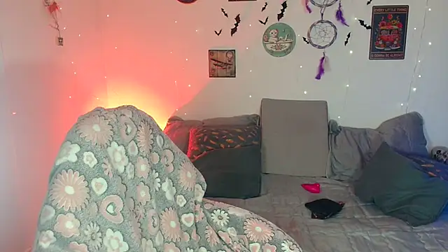 catalinamommyx online show from 4, 11, 2025