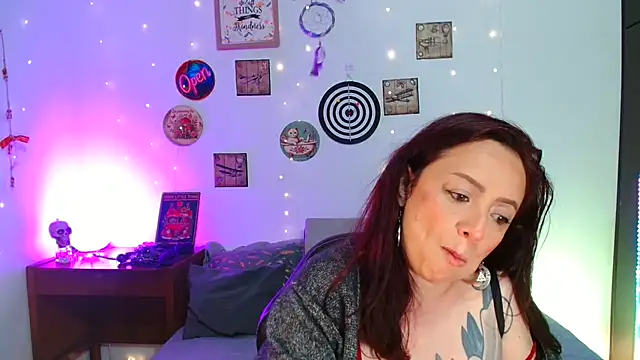 catalinamommyx online show from 8, 3, 2026