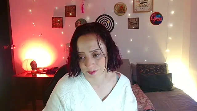 catalinamommyx online show from 15, 7, 2026